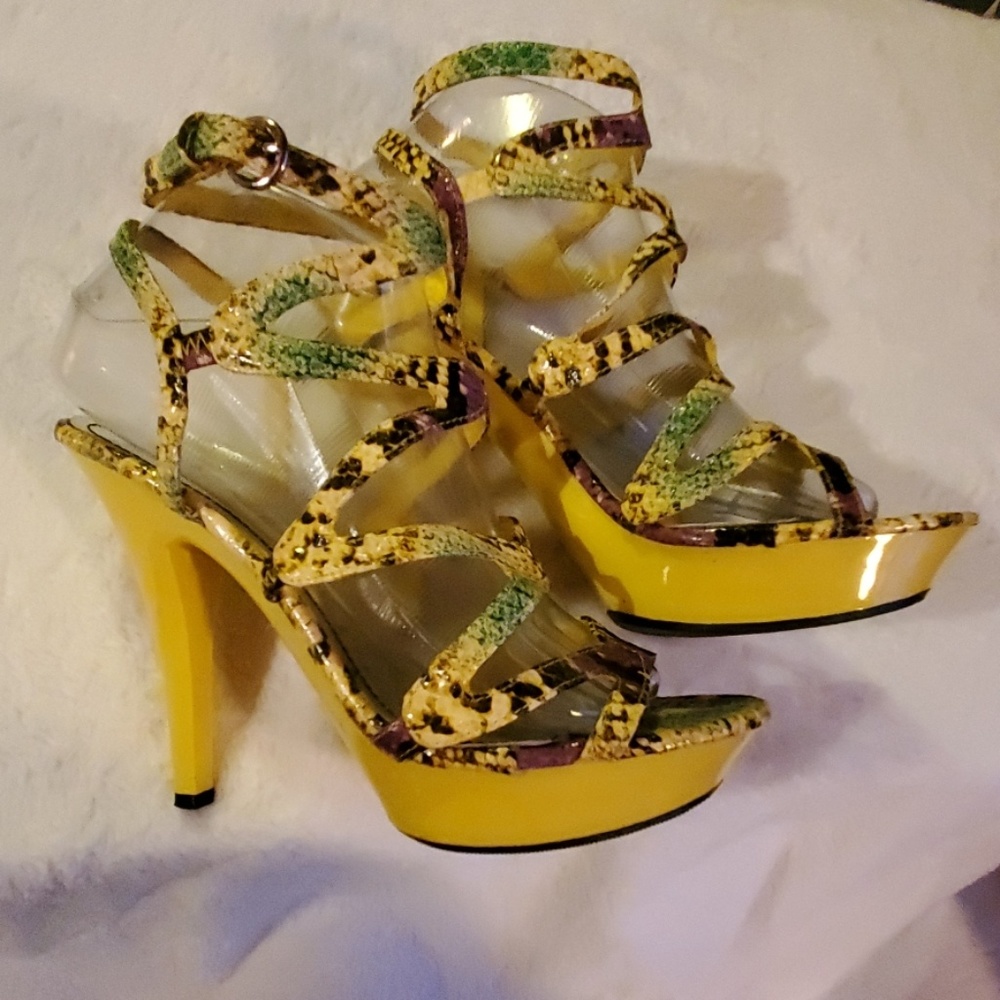 Rouge Helium Womens Strappy Heels Yellow Clubbin